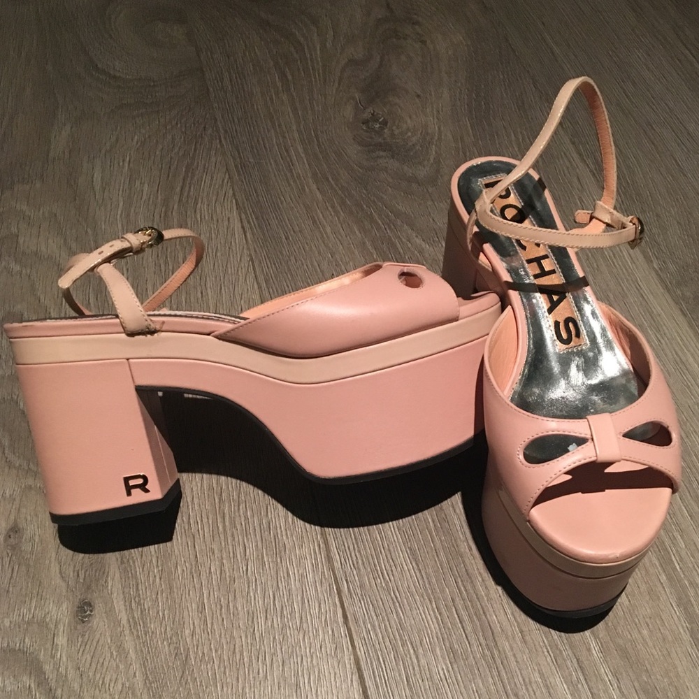 Rochas 💕 Paris wedges in light pink. Size 36